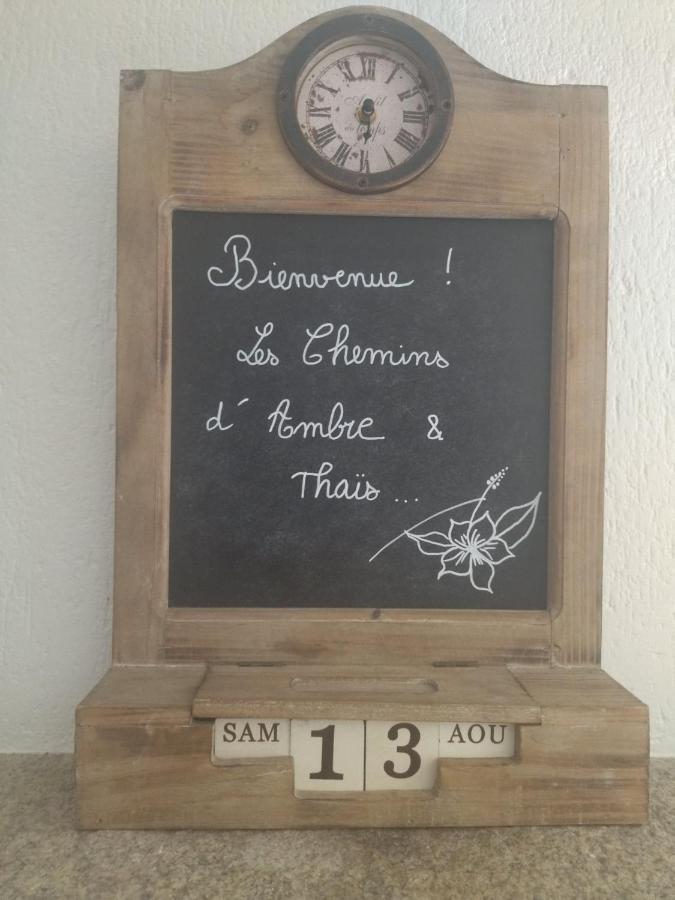Les Chemins D'ambre Et Thais * La Regrippiere
