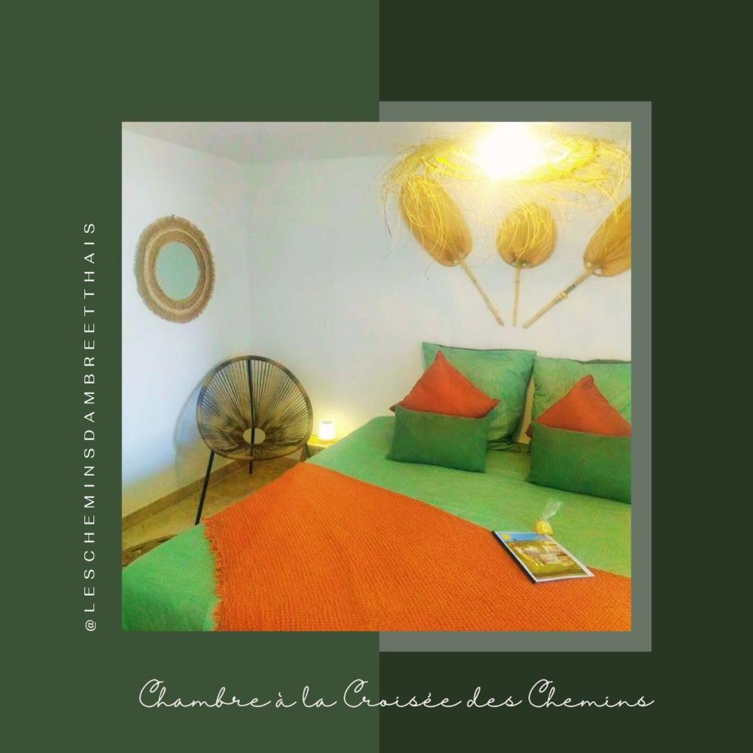 Les Chemins D'ambre Et Thais * La Regrippiere